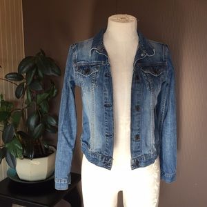 American eagle outfitters jean jacket size small